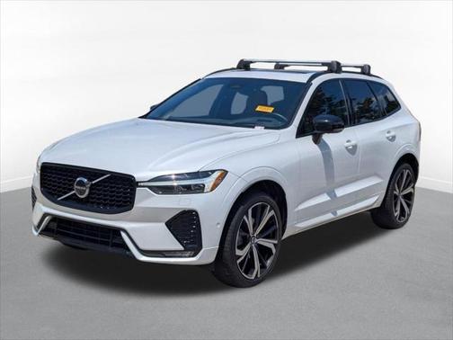 2023 Volvo XC60 B5 Ultimate Dark Theme