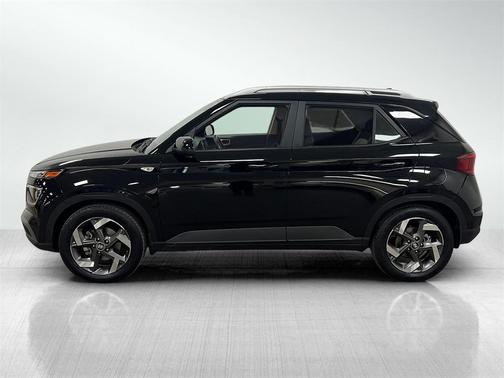 2022 Hyundai VENUE SEL