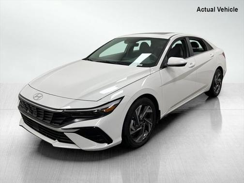 2025 Hyundai ELANTRA SEL