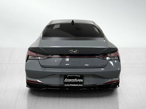 2022 Hyundai ELANTRA HEV Limited