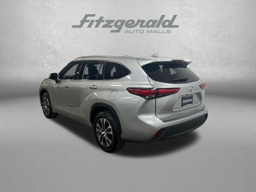 Celestial Silver Metallic 2020 Toyota Highlander XLE