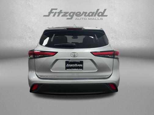 Celestial Silver Metallic 2020 Toyota Highlander XLE
