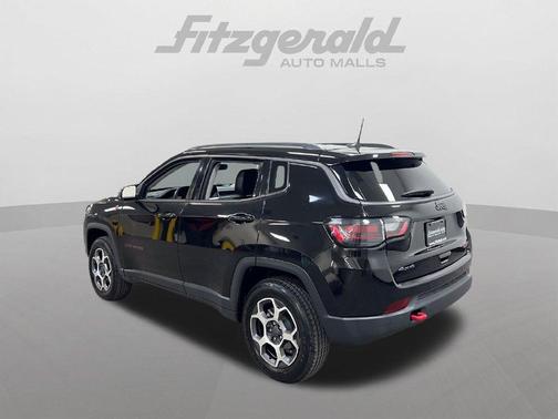 Diamond Black Crystal Pearlcoat 2022 Jeep Compass Trailhawk