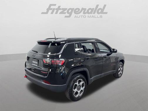 Diamond Black Crystal Pearlcoat 2022 Jeep Compass Trailhawk
