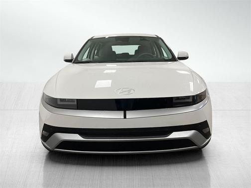 2026 Hyundai IONIQ 5 SE