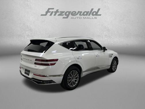 Uyuni White 2025 Genesis GV80 2.5T