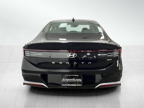 2024 Hyundai SONATA Hybrid Limited