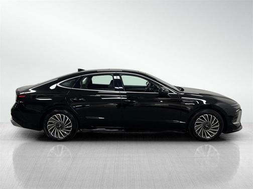 2024 Hyundai SONATA Hybrid Limited