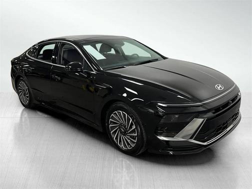2024 Hyundai SONATA Hybrid Limited
