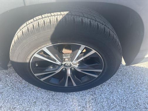 Blizzard Pearl 2018 Toyota Highlander LE