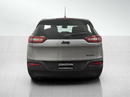 2016 Jeep Cherokee Sport