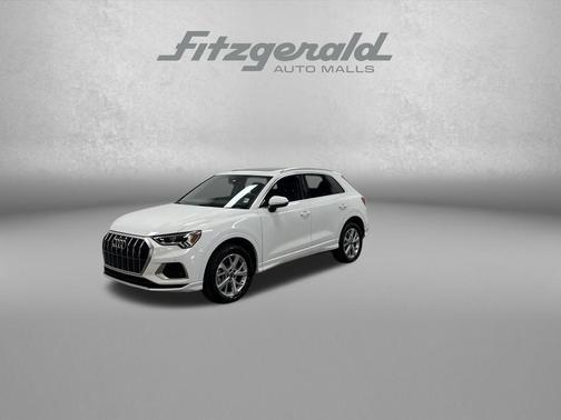Glacier White Metallic 2023 Audi Q3 Premium 40 TFSI quattro Tiptronic