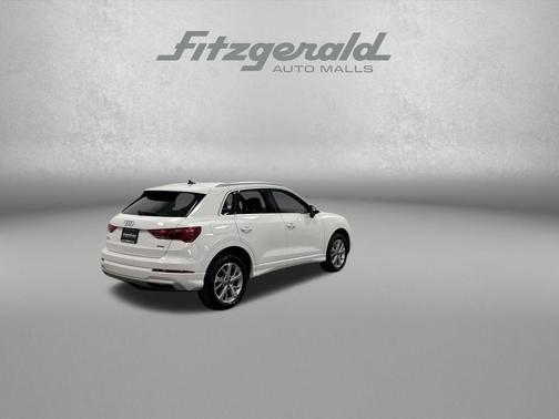 Glacier White Metallic 2023 Audi Q3 Premium 40 TFSI quattro Tiptronic