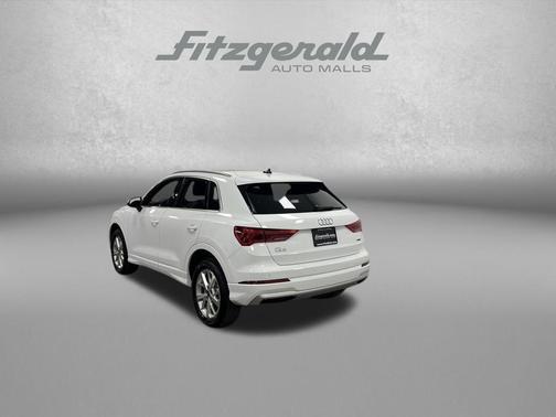 Glacier White Metallic 2023 Audi Q3 Premium 40 TFSI quattro Tiptronic