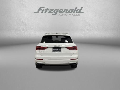 Glacier White Metallic 2023 Audi Q3 Premium 40 TFSI quattro Tiptronic