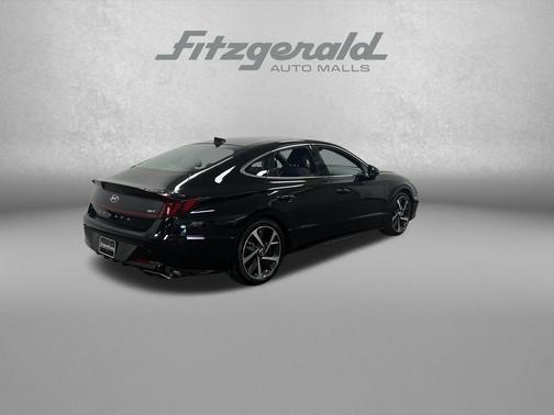 Phantom Black 2022 Hyundai SONATA SEL Plus