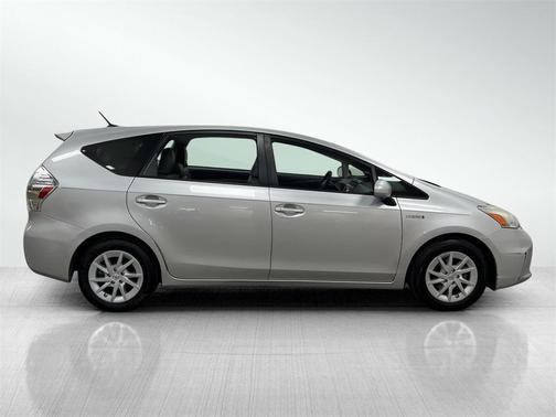 2013 Toyota Prius v Five