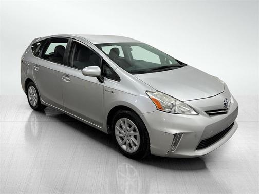 2013 Toyota Prius v Five