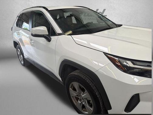 Ice Cap 2024 Toyota RAV4 XLE