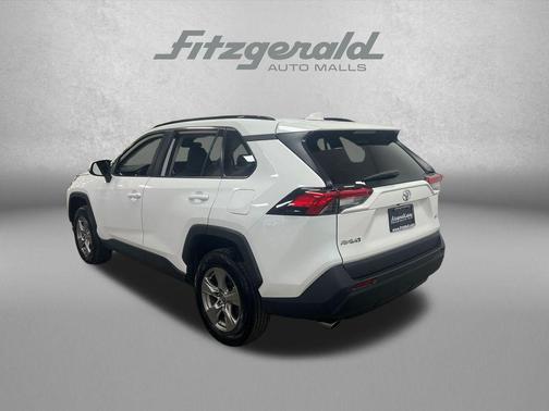 Ice Cap 2024 Toyota RAV4 XLE