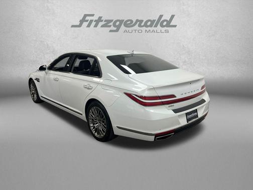 Uyuni White 2021 Genesis G90 Premium