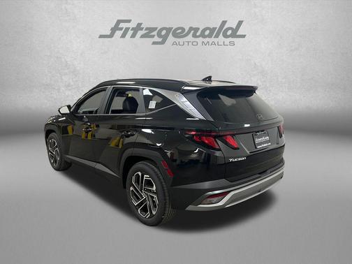 Phantom Black 2026 Hyundai TUCSON SEL Plus