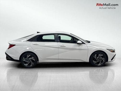 2025 Hyundai ELANTRA SEL