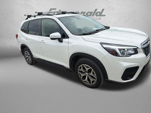 Crystal White Pearl 2020 Subaru Forester Premium