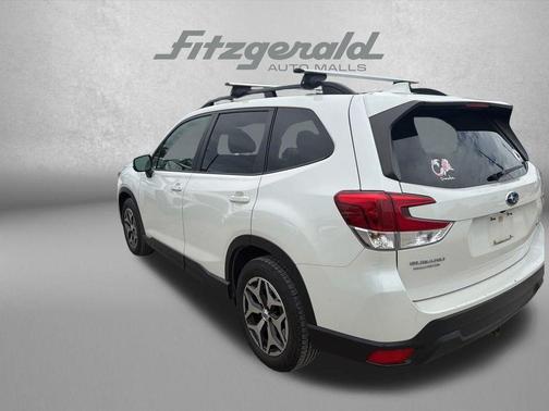 Crystal White Pearl 2020 Subaru Forester Premium