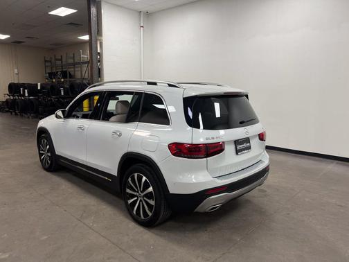 Digital White Metallic 2023 Mercedes-Benz GLB 250 4MATIC