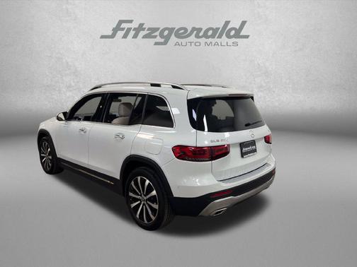 Digital White Metallic 2023 Mercedes-Benz GLB 250 4MATIC