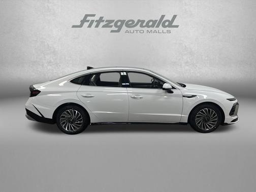2026 Hyundai SONATA Hybrid SE