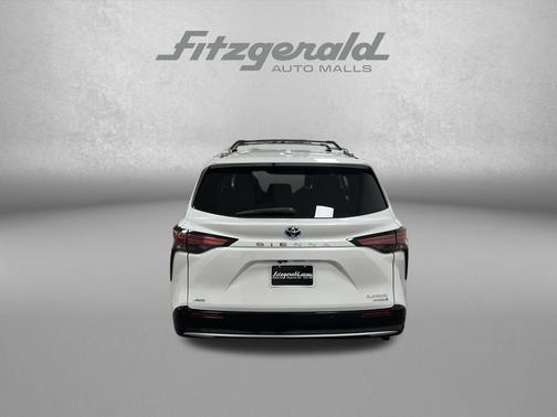 2022 Toyota Sienna Platinum