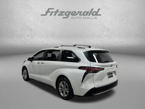2022 Toyota Sienna Platinum
