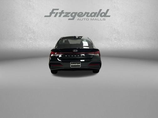 Abyss Black 2026 Hyundai ELANTRA SE