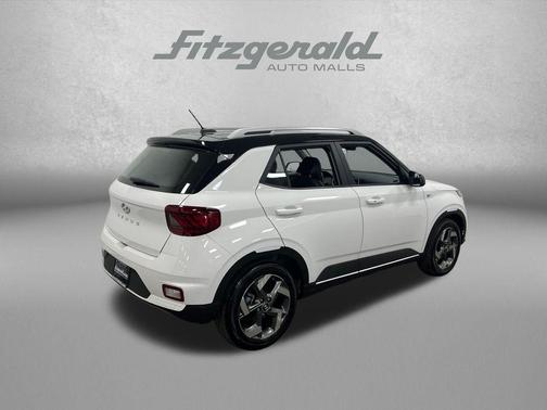 Lunar White w/Black Roof 2025 Hyundai VENUE Limited
