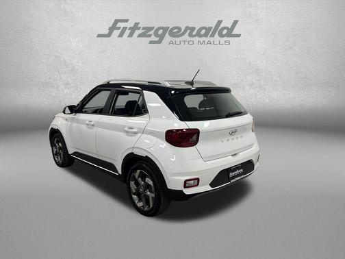 Lunar White w/Black Roof 2025 Hyundai VENUE Limited