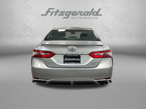 Celestial Silver Metallic 2018 Toyota Camry SE