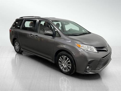 2019 Toyota Sienna XLE