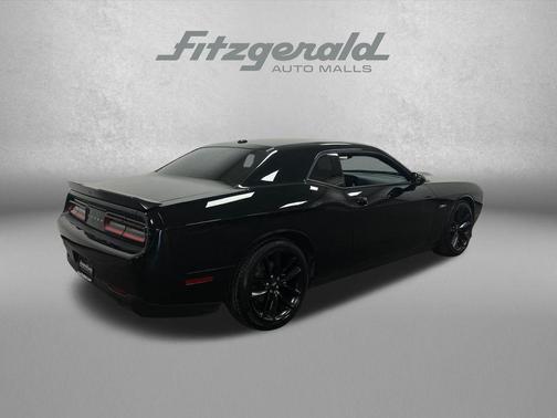 Pitch Black Clearcoat 2023 Dodge Challenger R/T