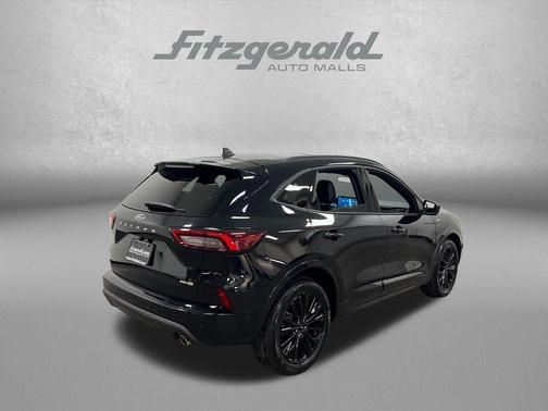 Agate Black Metallic 2024 Ford Escape ST-Line Elite