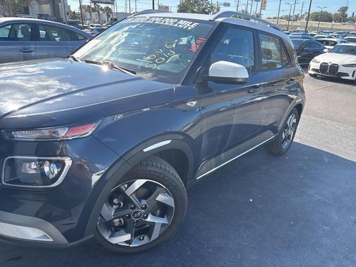 2022 Hyundai VENUE Limited