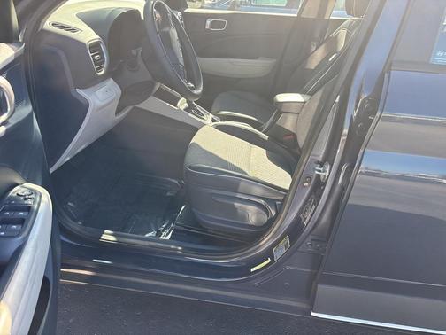 2022 Hyundai VENUE Limited