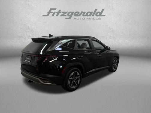 Phantom Black 2025 Hyundai TUCSON SEL Convenience