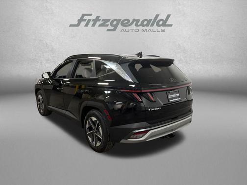 Phantom Black 2025 Hyundai TUCSON SEL Convenience