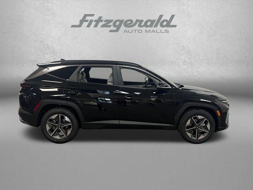 Phantom Black 2026 Hyundai TUCSON SEL Premium