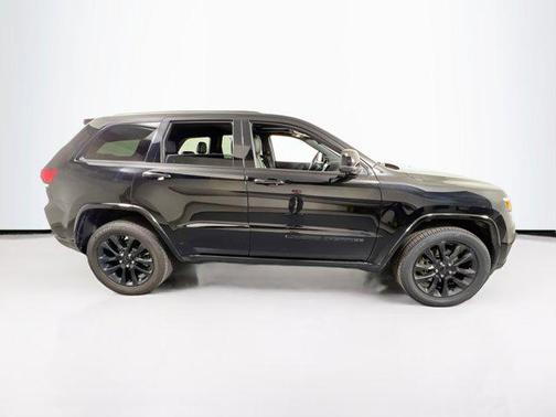 2022 Jeep Grand Cherokee Laredo
