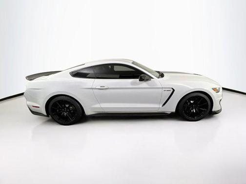 2017 Ford Shelby GT350 Base