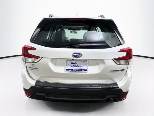 Crystal White Pearl 2023 Subaru Forester Premium