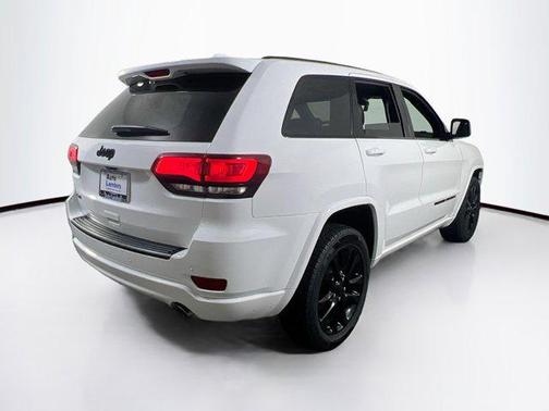 2022 Jeep Grand Cherokee Laredo